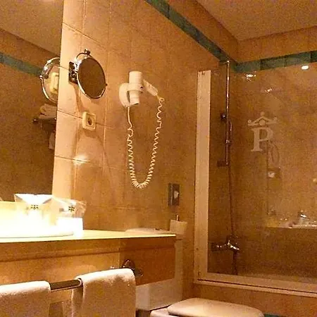 Hotel De 4*