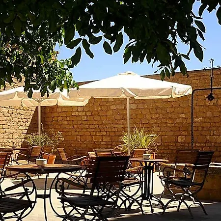 Hotel De 4*